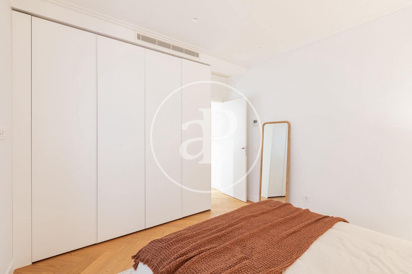 2 bedroom Apartment for sale in Madrid city - € 1,050,000 (Ref: 9390884)