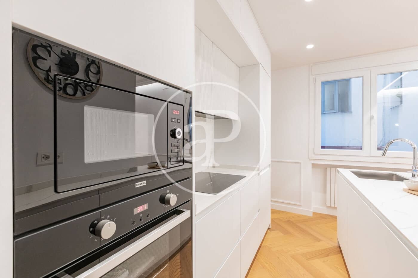 2 bedroom Apartment for sale in Madrid city - € 1,050,000 (Ref: 9390884)