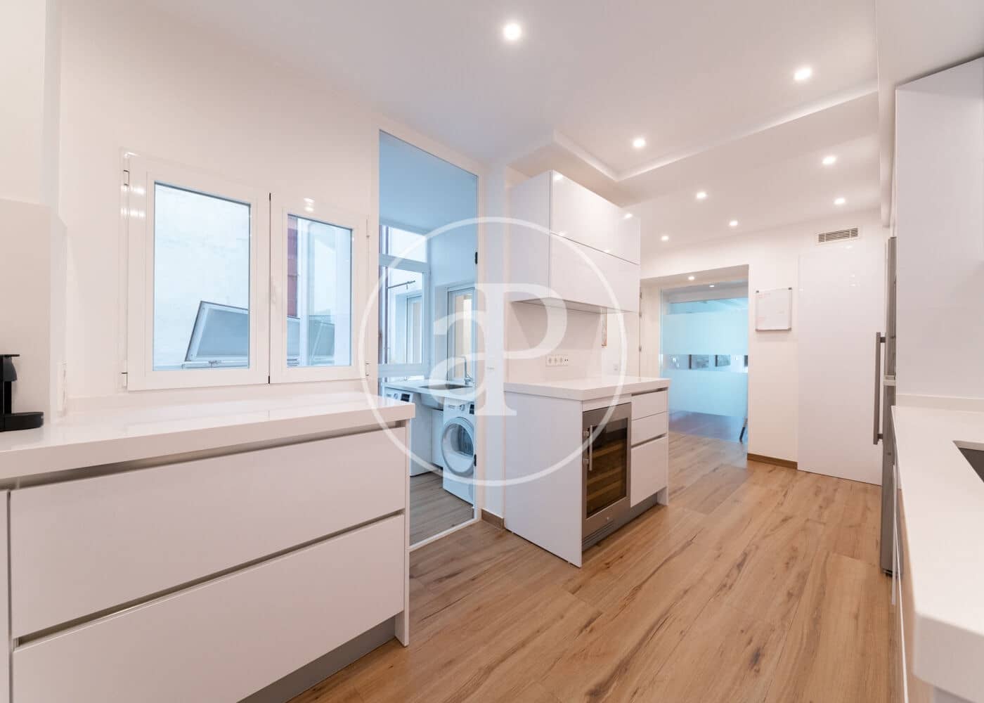 4 soveværelse Lejlighed til leje i Madrid by - € 4.800 (Ref: 9396000)