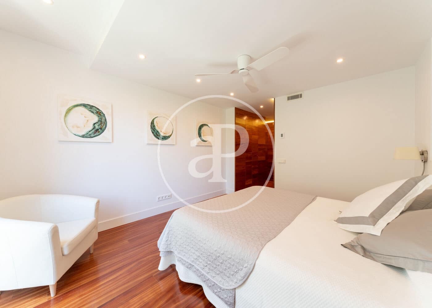 4 soveværelse Lejlighed til leje i Madrid by - € 4.800 (Ref: 9396000)