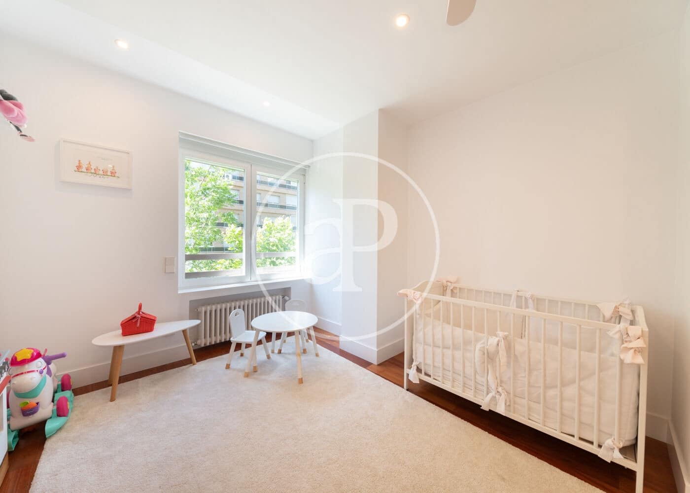 4 soveværelse Lejlighed til leje i Madrid by - € 4.800 (Ref: 9396000)