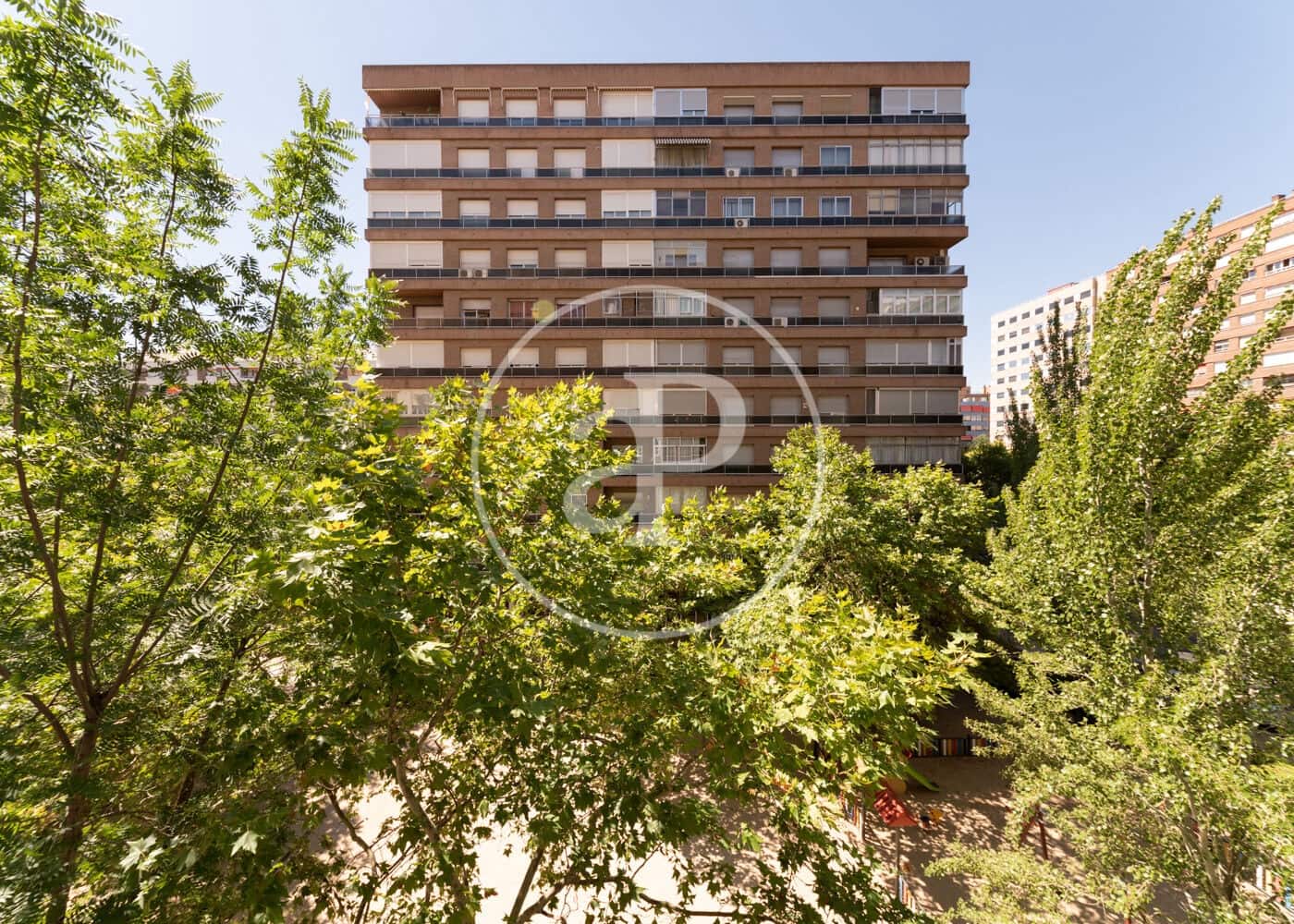 4 soveværelse Lejlighed til leje i Madrid by - € 4.800 (Ref: 9396000)