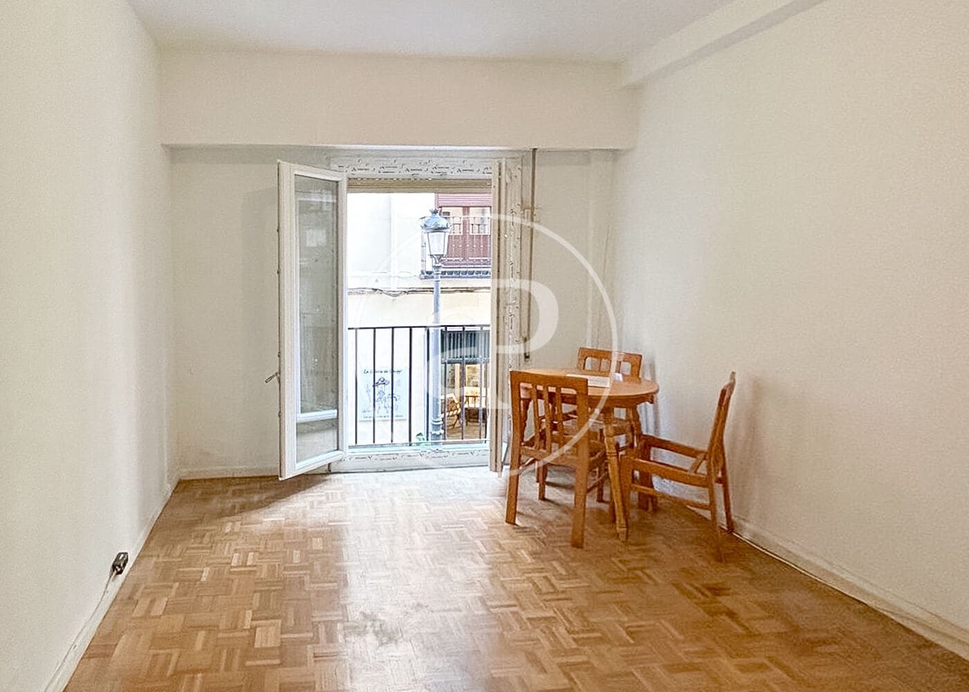 1 makuuhuone Huoneisto vuokrattavana paikassa Madrid kaupunki - 1 300 € (Ref: 9396003)