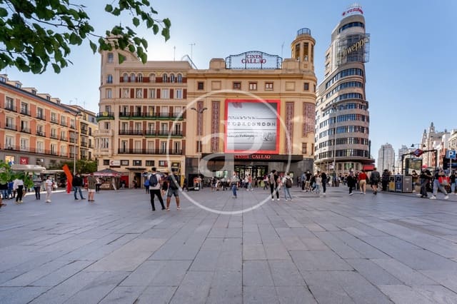 3 Zimmer Apartment zu vermieten in Cortes, Madrid Stadt - 5.500 € (Ref: 9396004)