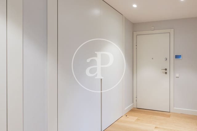 3 soverom Leilighet til leie i La Moraleja, Alcobendas med svømmebasseng - € 2 800 (Ref: 9396005)