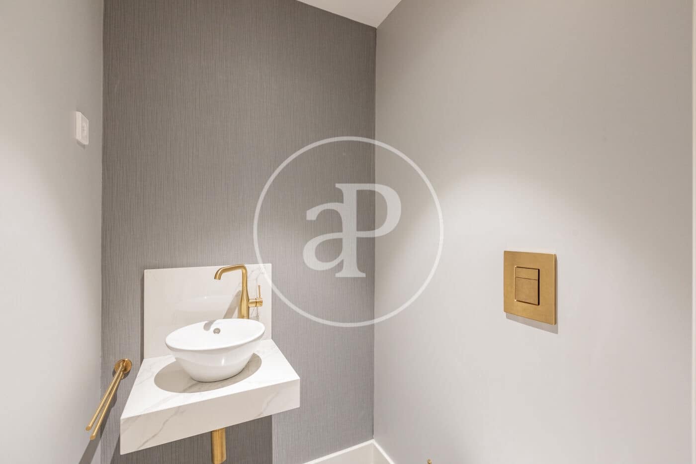 3 soverom Leilighet til leie i La Moraleja med svømmebasseng - € 2 800 (Ref: 9396005)