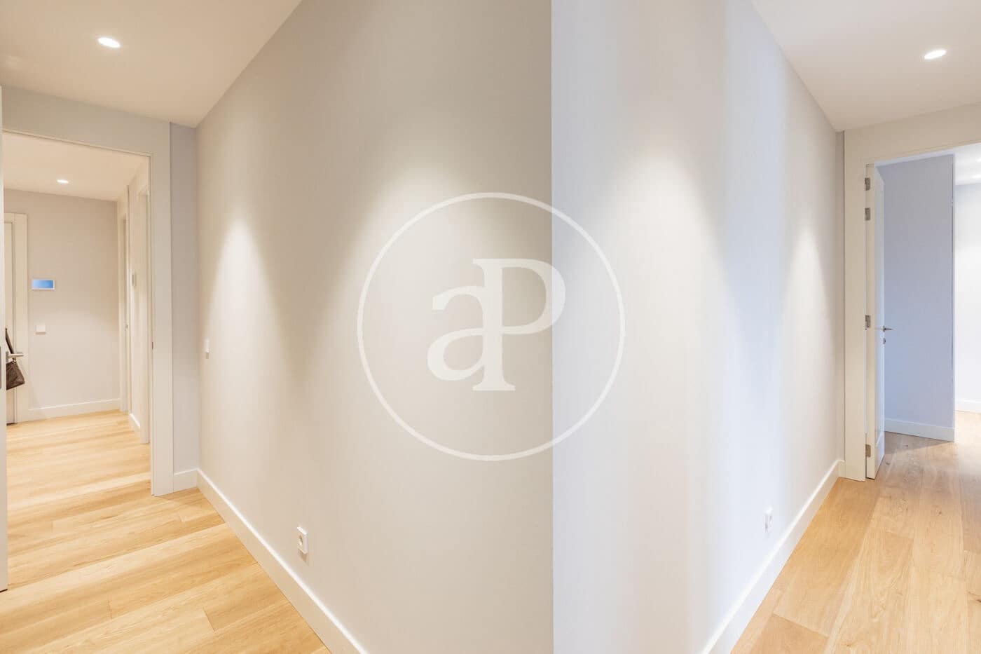 3 soverom Leilighet til leie i La Moraleja med svømmebasseng - € 2 800 (Ref: 9396005)