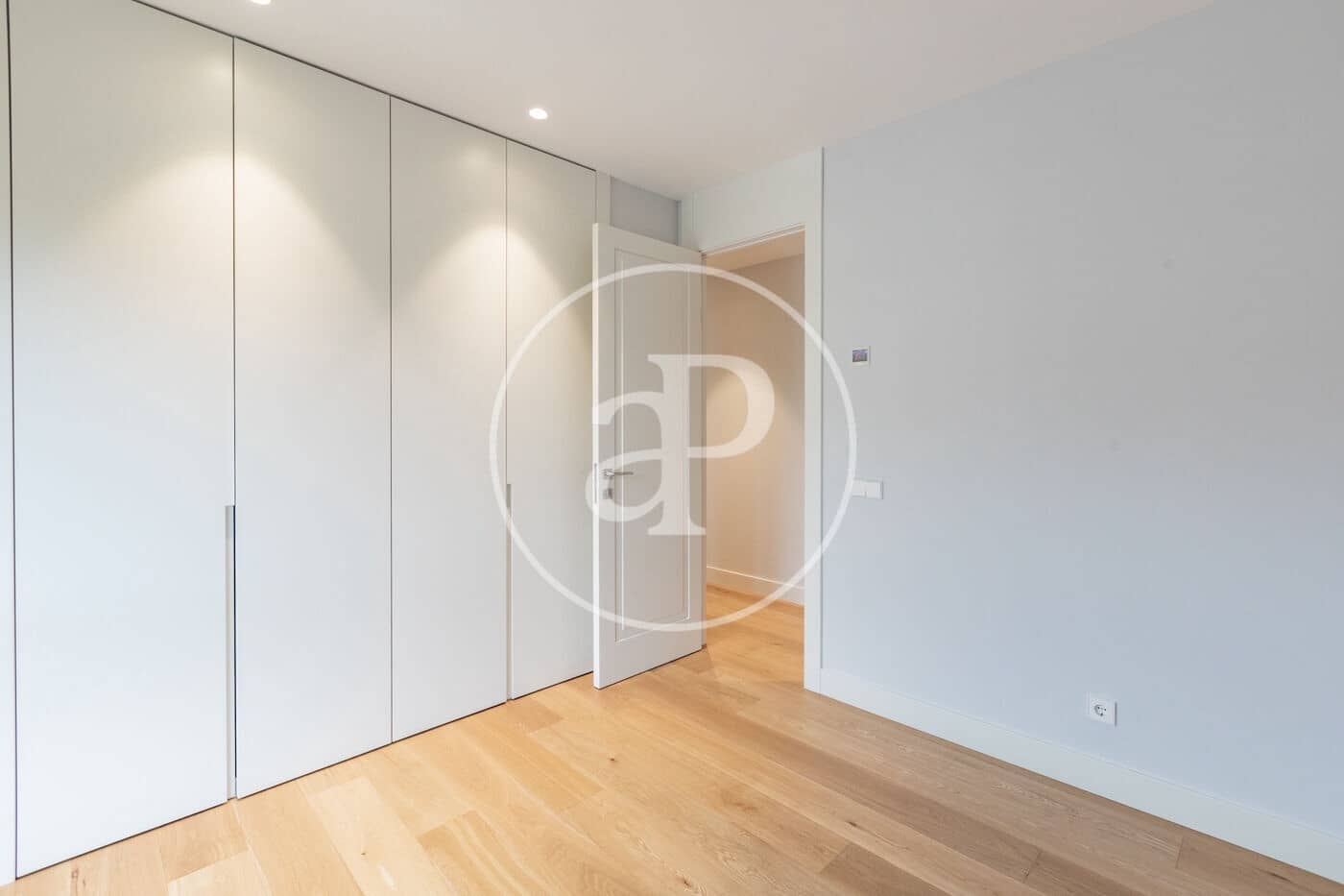 3 soverom Leilighet til leie i La Moraleja med svømmebasseng - € 2 800 (Ref: 9396005)