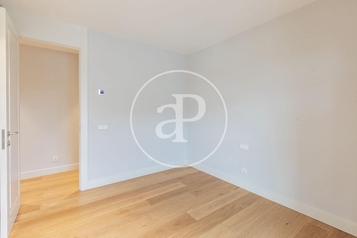 3 soverom Leilighet til leie i La Moraleja med svømmebasseng - € 2 800 (Ref: 9396005)