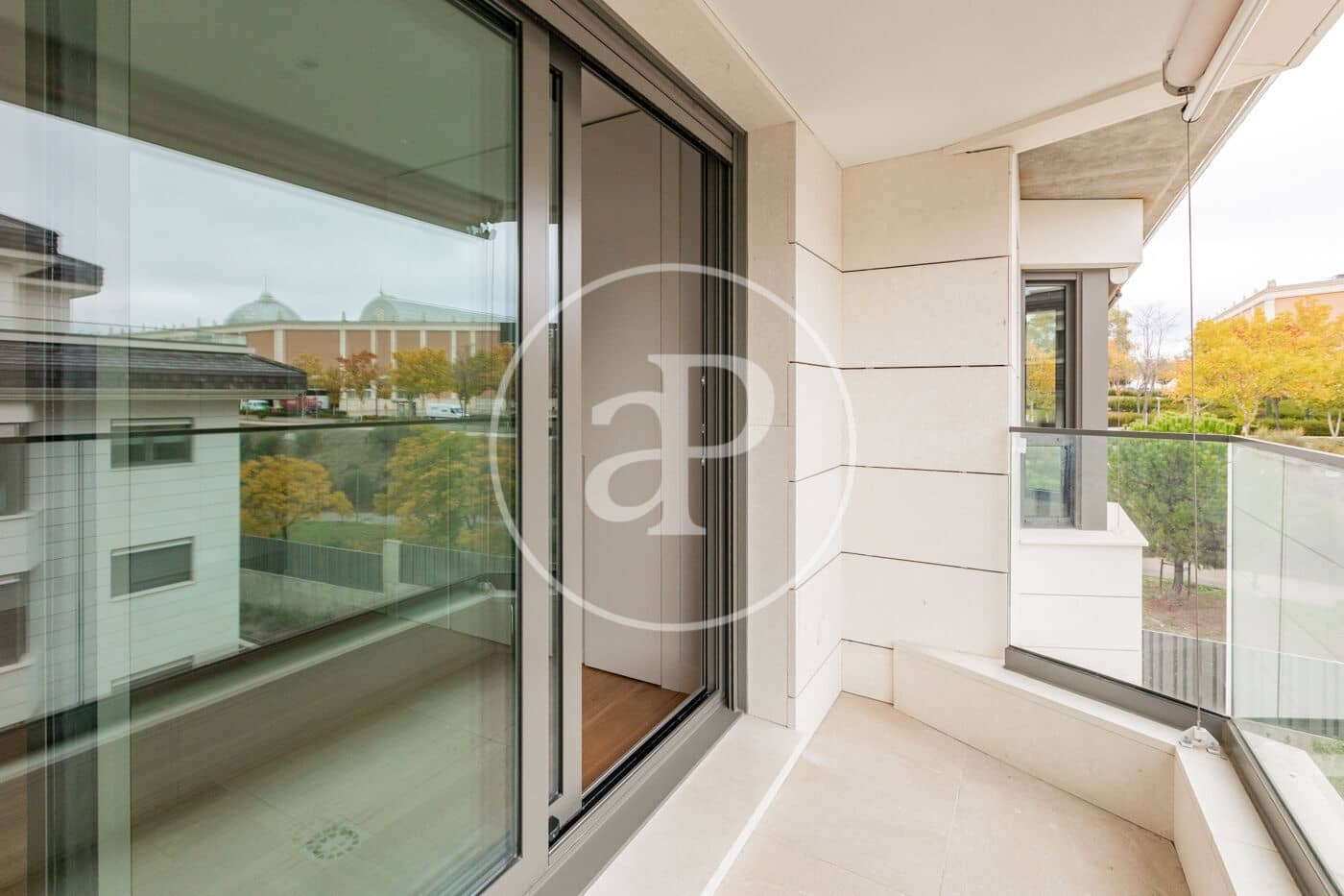 3 soverom Leilighet til leie i La Moraleja med svømmebasseng - € 2 800 (Ref: 9396005)