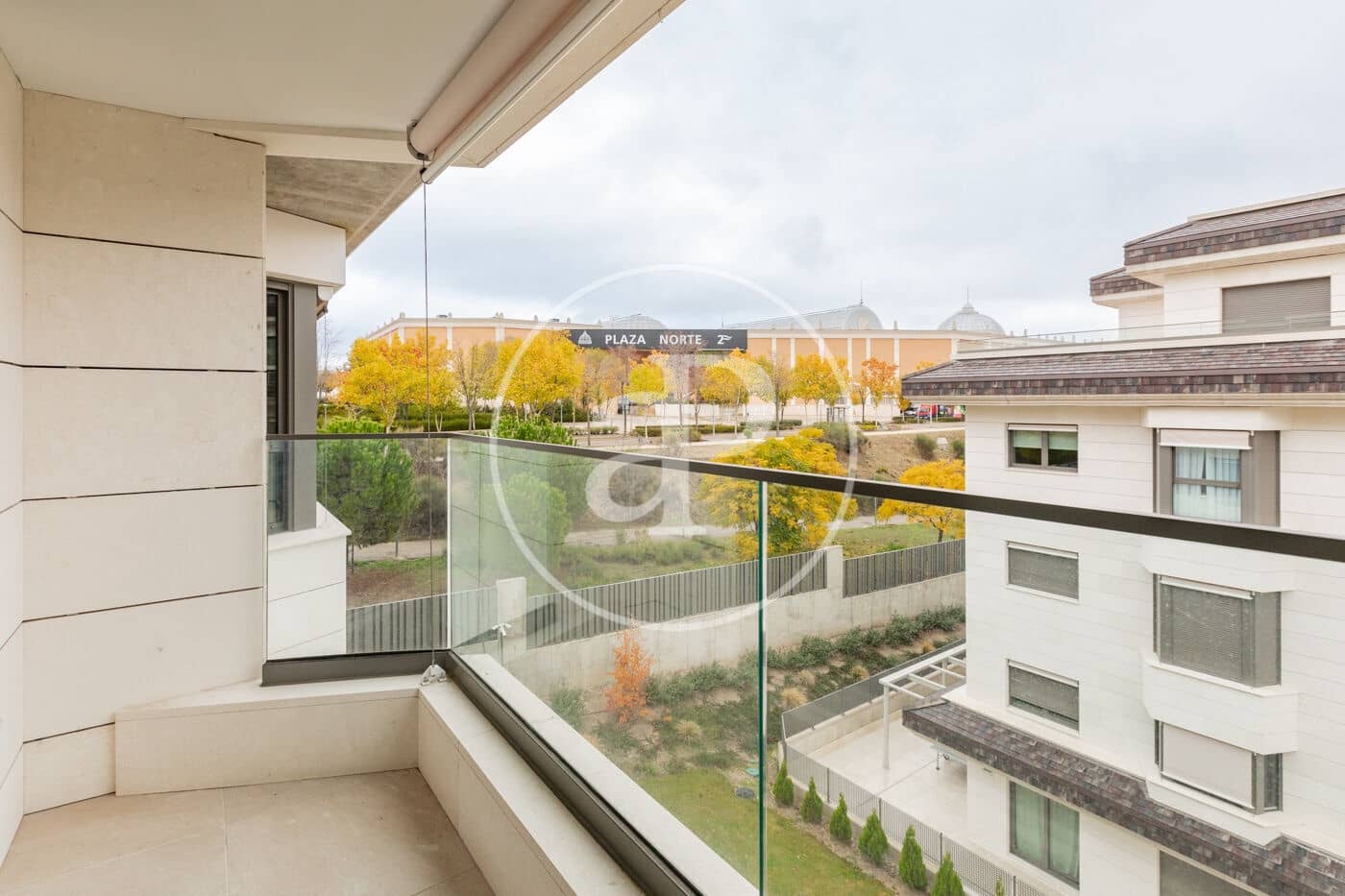 3 soverom Leilighet til leie i La Moraleja med svømmebasseng - € 2 800 (Ref: 9396005)