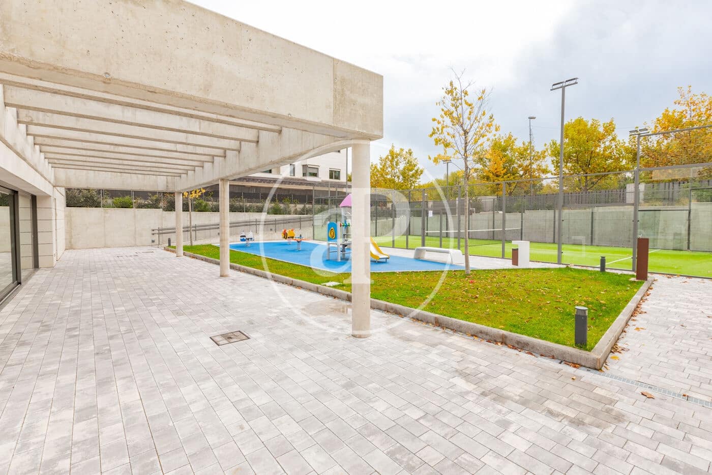 3 soverom Leilighet til leie i La Moraleja med svømmebasseng - € 2 800 (Ref: 9396005)