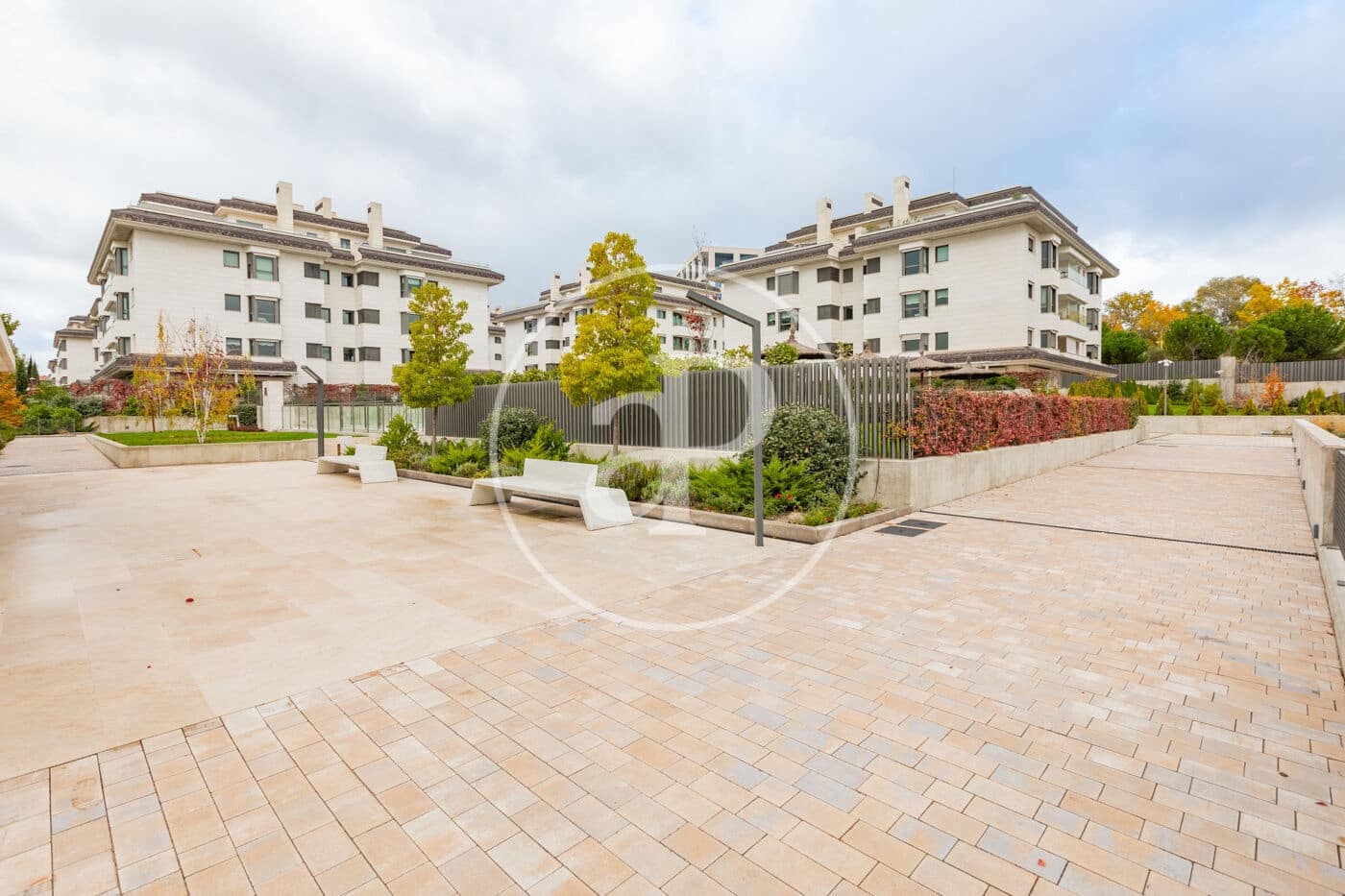 3 soverom Leilighet til leie i La Moraleja med svømmebasseng - € 2 800 (Ref: 9396005)