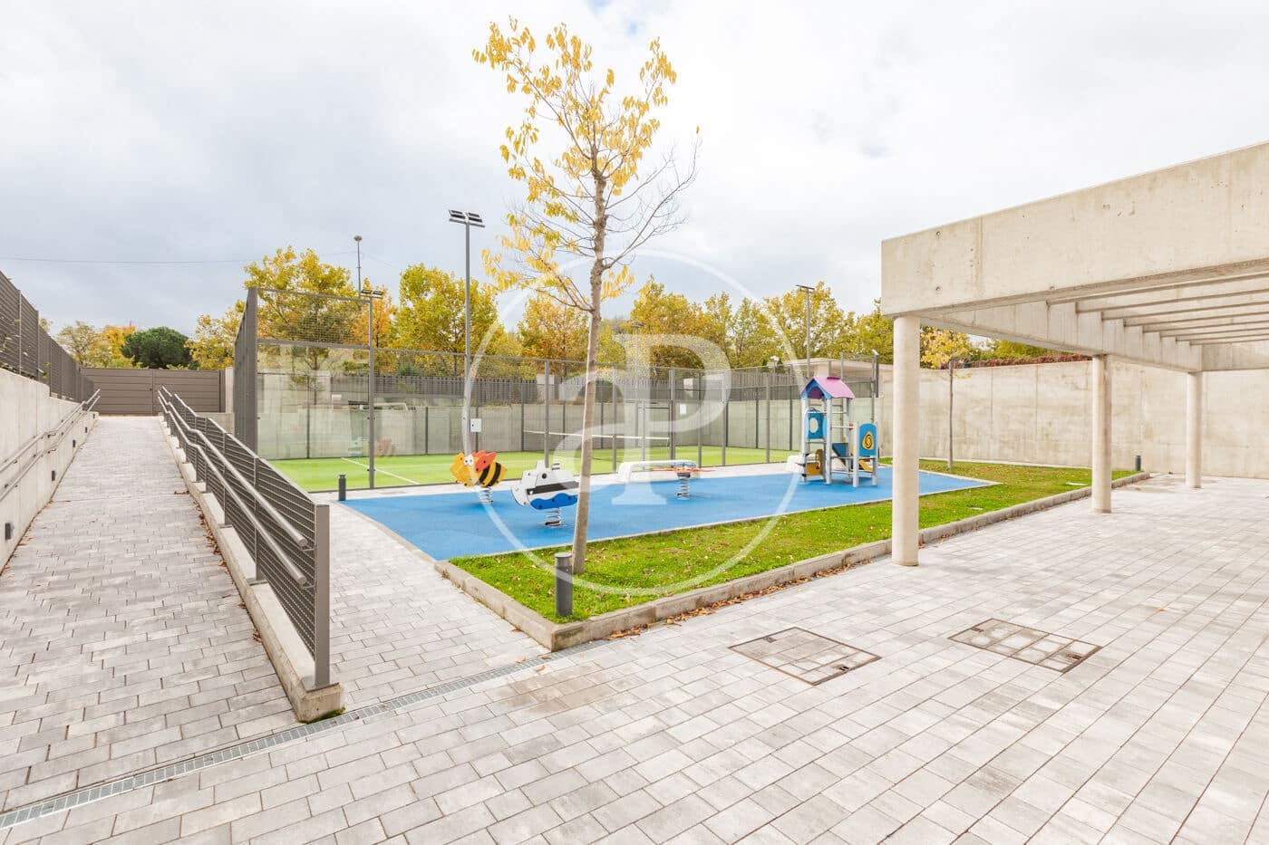 3 soverom Leilighet til leie i La Moraleja med svømmebasseng - € 2 800 (Ref: 9396005)