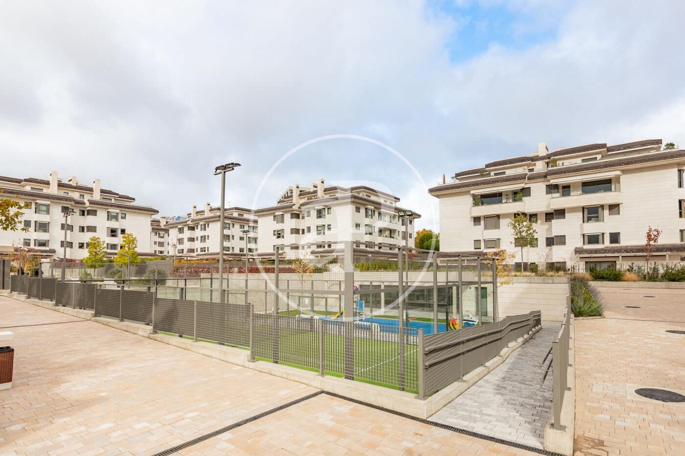 3 soverom Leilighet til leie i La Moraleja med svømmebasseng - € 2 800 (Ref: 9396005)