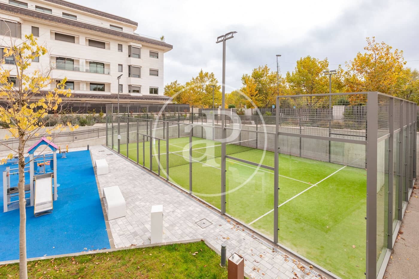 3 soverom Leilighet til leie i La Moraleja med svømmebasseng - € 2 800 (Ref: 9396005)