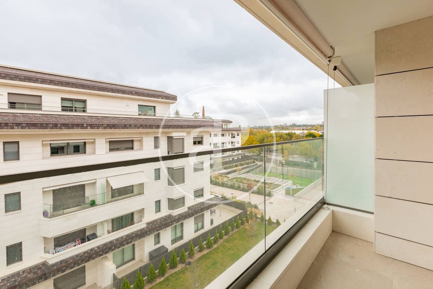 3 soverom Leilighet til leie i La Moraleja med svømmebasseng - € 2 800 (Ref: 9396005)