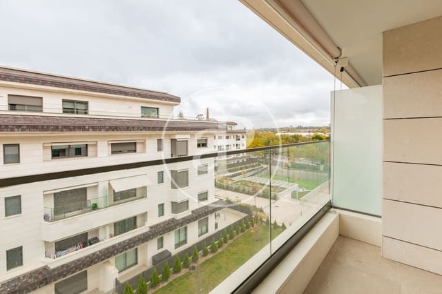 3 soverom Leilighet til leie i La Moraleja, Alcobendas med svømmebasseng - € 2 800 (Ref: 9396005)