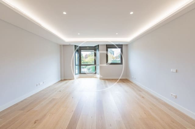 3 soverom Leilighet til leie i La Moraleja, Alcobendas med svømmebasseng - € 2 800 (Ref: 9396005)