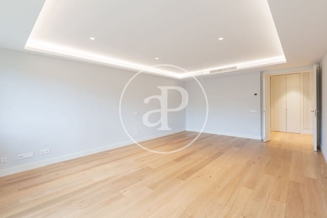 3 soverom Leilighet til leie i La Moraleja, Alcobendas med svømmebasseng - € 2 800 (Ref: 9396005)