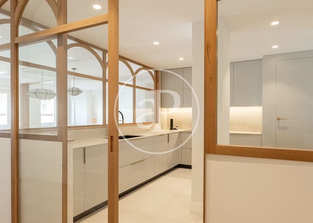 3 makuuhuone Huoneisto myytävänä paikassa Recoletos, Madrid kaupunki - 3 990 000 € (Ref: 9396009)