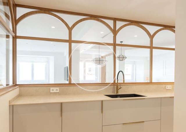 3 makuuhuone Huoneisto myytävänä paikassa Recoletos, Madrid kaupunki - 3 990 000 € (Ref: 9396009)