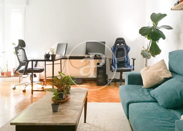 Appartement de 1 chambre à louer à Embajadores, Madrid ville - 1 350 € (Ref: 9396010)