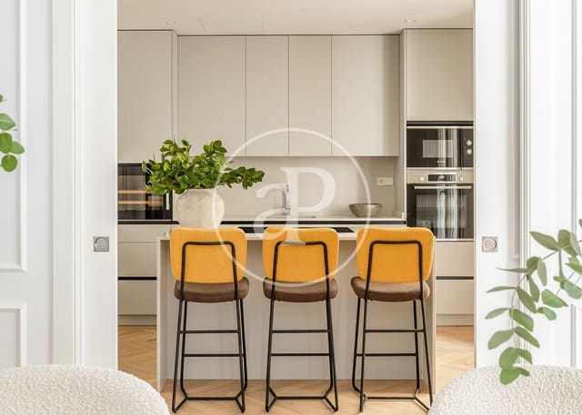 Apartamento de 3 habitaciones en Recoletos, Madrid ciudad en venta - 3.200.000 € (Ref: 9398495)