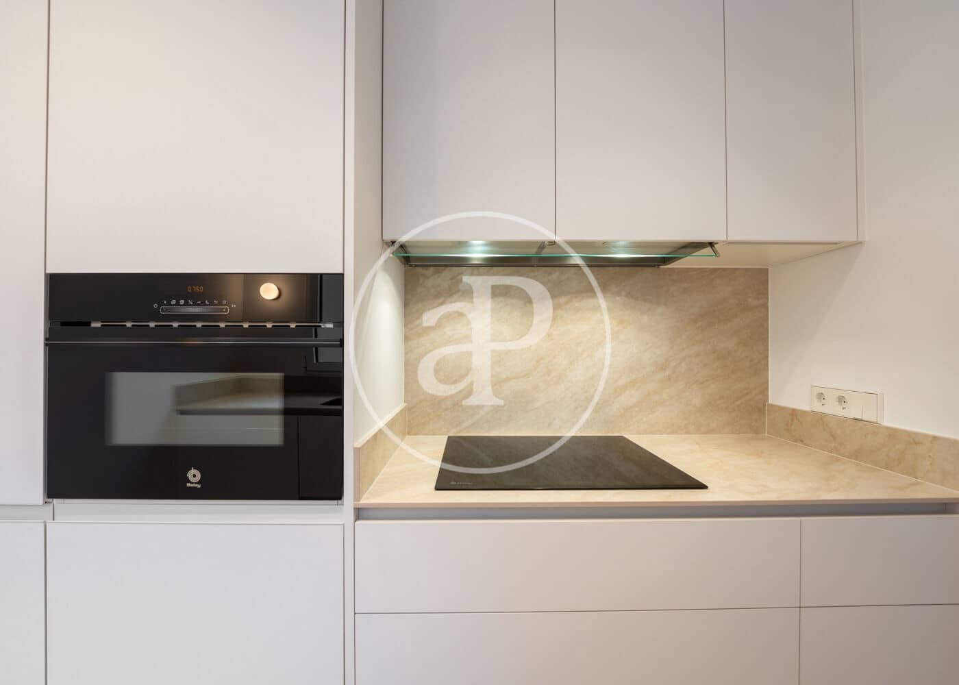 3 soveværelse Lejlighed til leje i Madrid by - € 4.500 (Ref: 9398500)