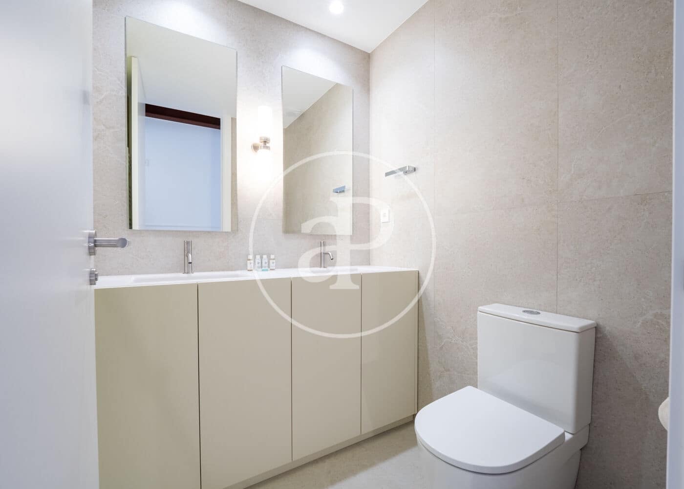 3 soveværelse Lejlighed til leje i Madrid by - € 4.500 (Ref: 9398500)