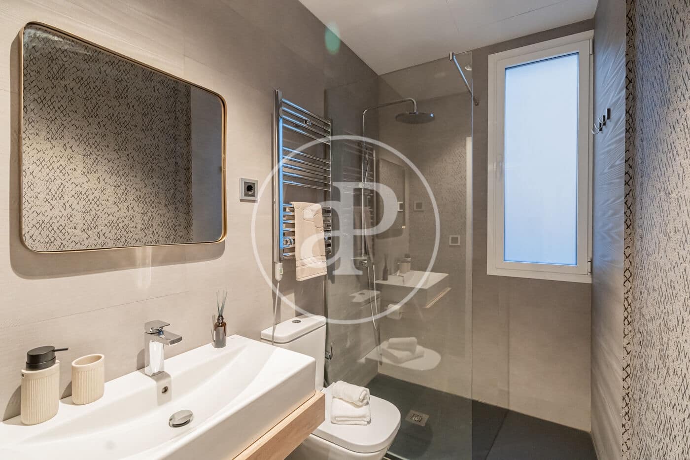 2 bedroom Apartment for rent in Madrid city - € 3,200 (Ref: 9398501)