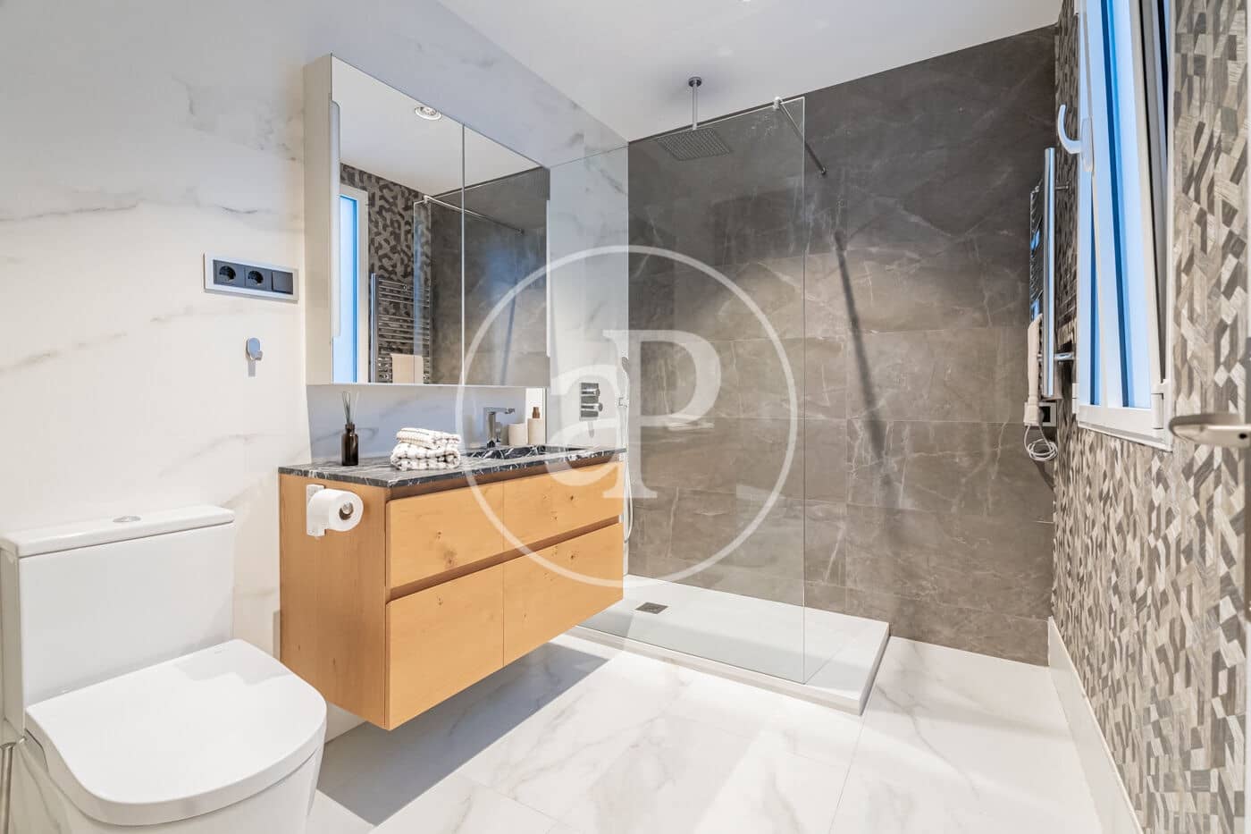 2 bedroom Apartment for rent in Madrid city - € 3,200 (Ref: 9398501)