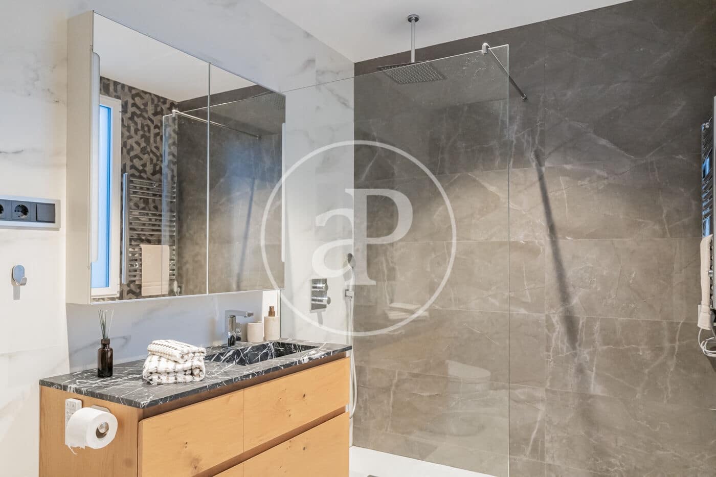 2 bedroom Apartment for rent in Madrid city - € 3,200 (Ref: 9398501)