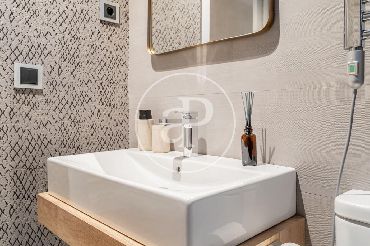 2 bedroom Apartment for rent in Madrid city - € 3,200 (Ref: 9398501)