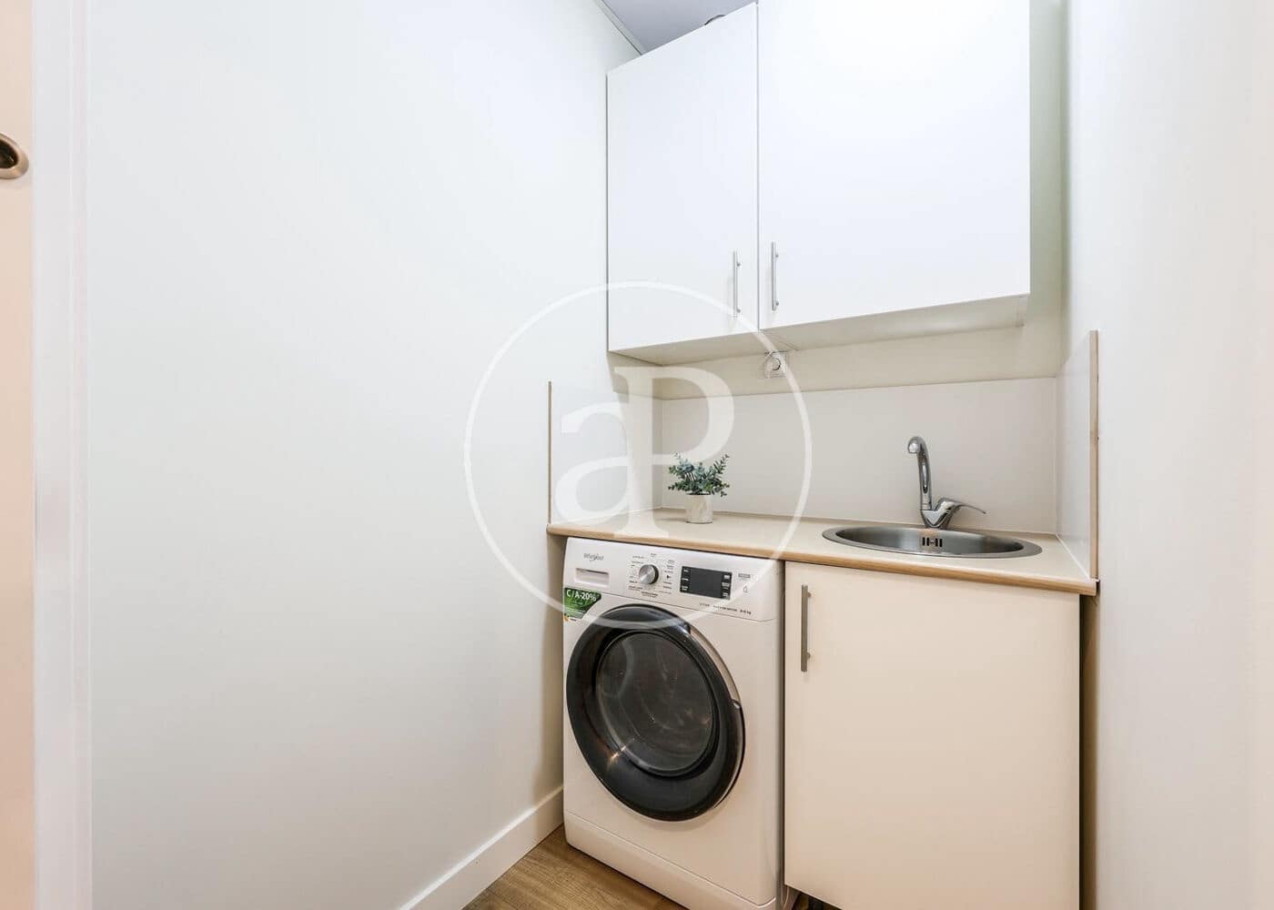 3 soveværelse Lejlighed til salg i Madrid by - € 1.190.000 (Ref: 9401057)