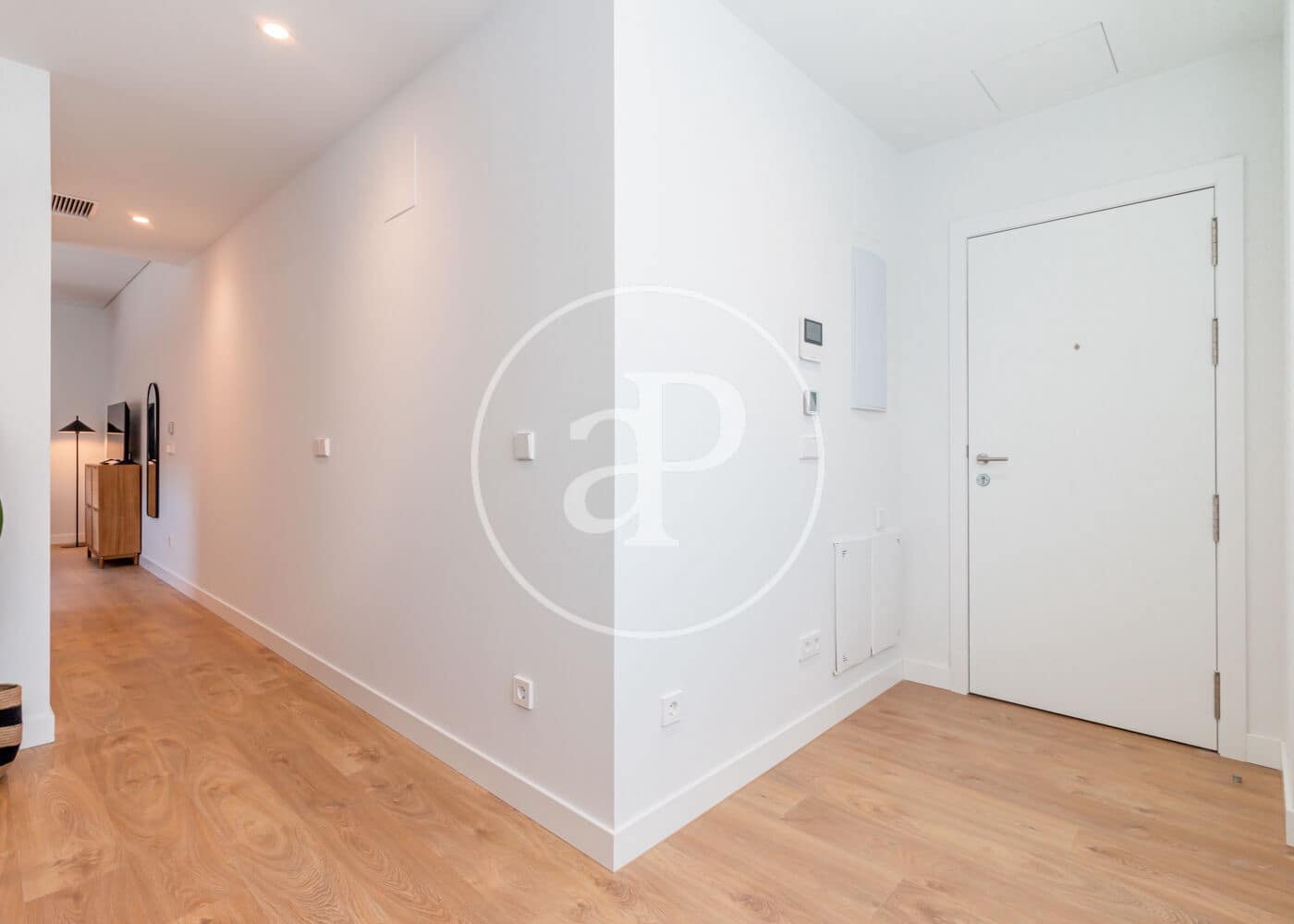 Appartement à louer à Madrid ville - 1 875 € (Ref: 9401061)