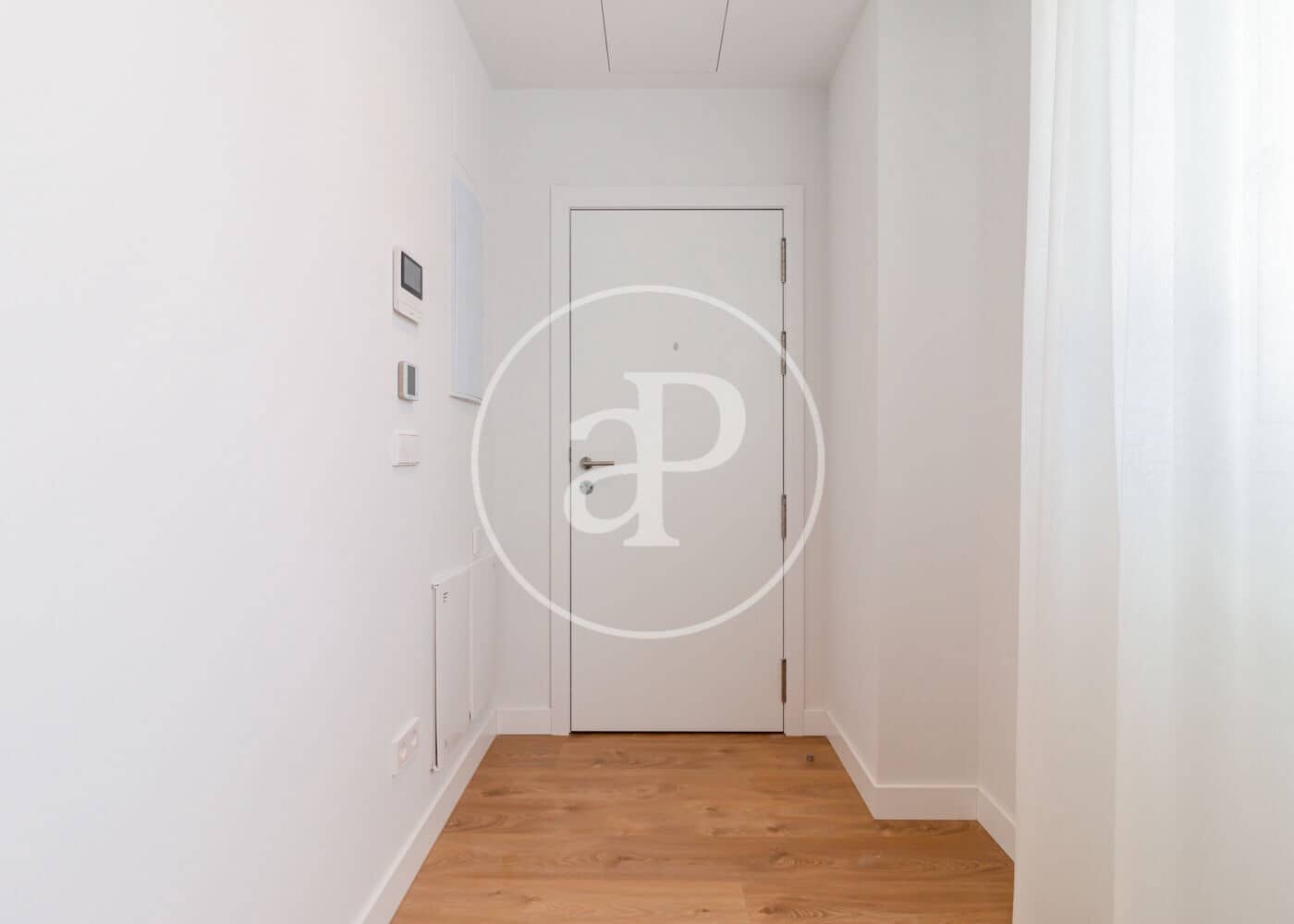 Appartement à louer à Madrid ville - 1 875 € (Ref: 9401061)