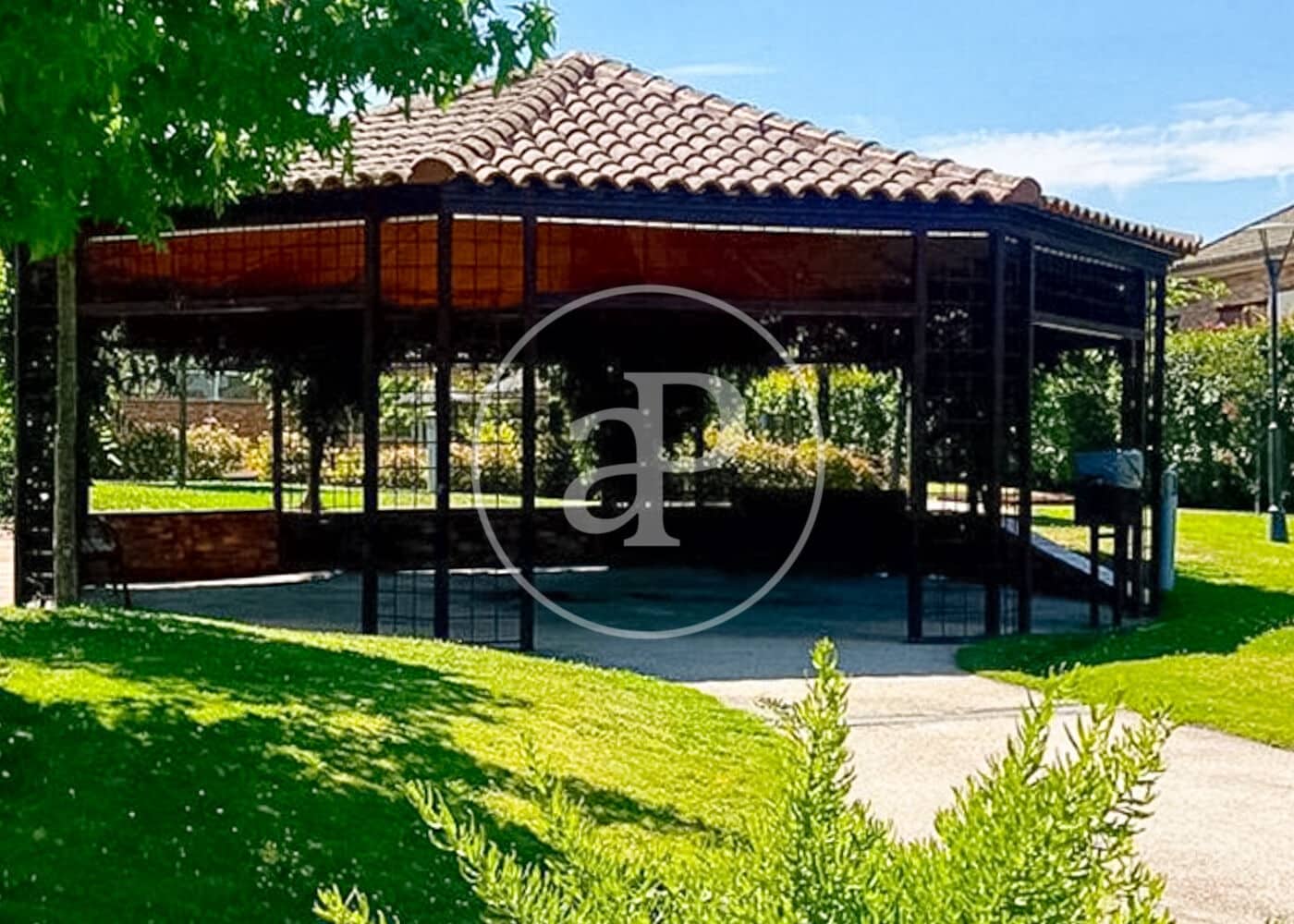 3 soverom Leilighet til salgs i San Agustin del Guadalix med svømmebasseng - € 599 000 (Ref: 9401063)