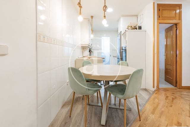 4 bedroom Apartment for sale in Ciudad Jardín, Madrid city - € 745,000 (Ref: 9403402)