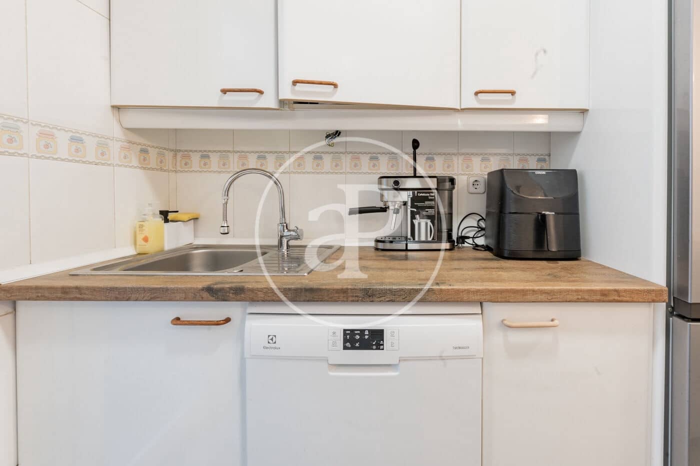 4 bedroom Apartment for sale in Madrid city - € 745,000 (Ref: 9403402)