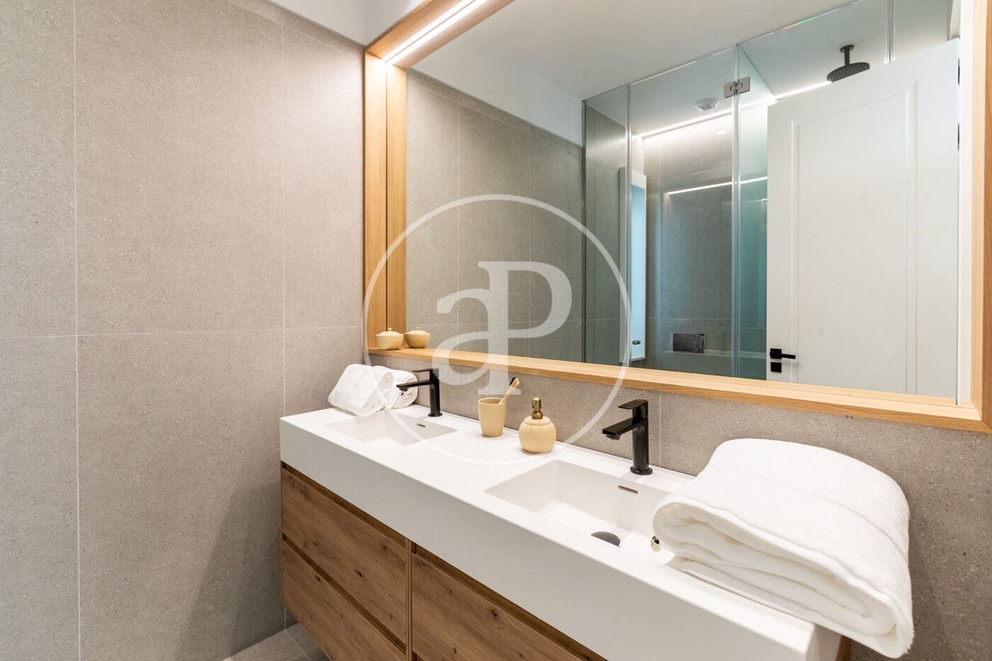 Lejlighed til salg i Madrid by med swimmingpool - € 2.400.000 (Ref: 9403405)