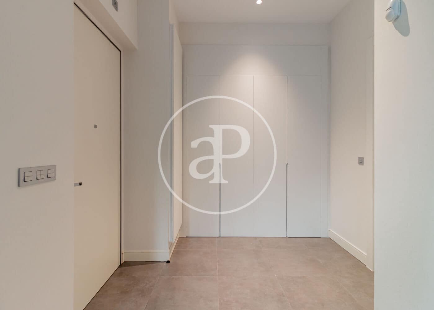 2 soveværelse Lejlighed til leje i Madrid by - € 7.200 (Ref: 9403406)