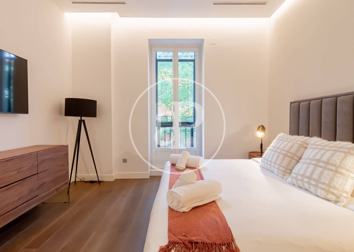 2 soveværelse Lejlighed til leje i Madrid by - € 7.200 (Ref: 9403406)