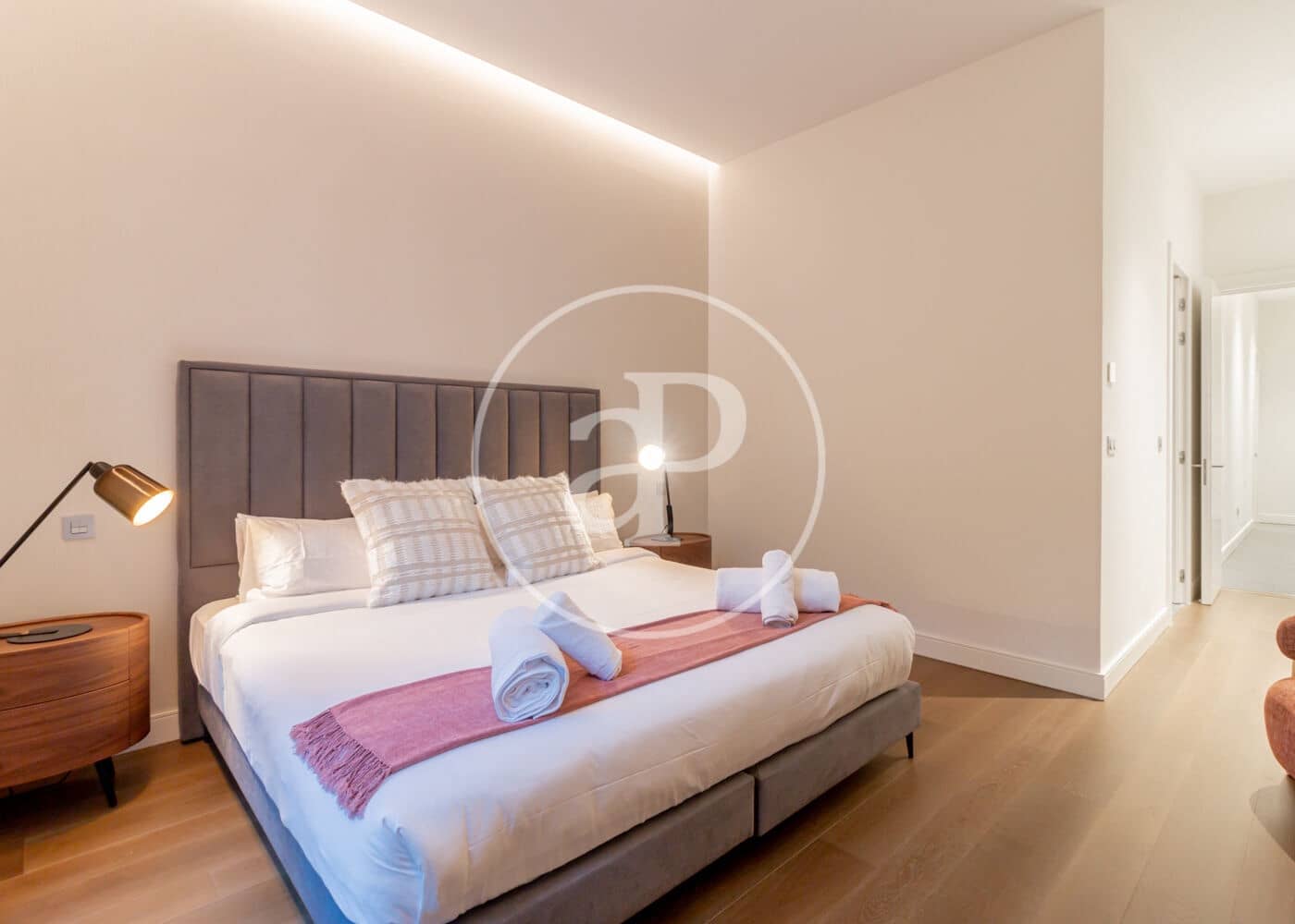 2 soveværelse Lejlighed til leje i Madrid by - € 7.200 (Ref: 9403406)