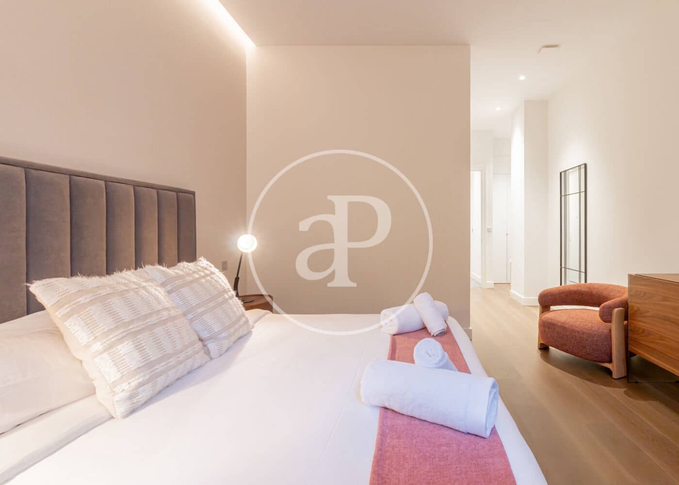 2 soveværelse Lejlighed til leje i Madrid by - € 7.200 (Ref: 9403406)