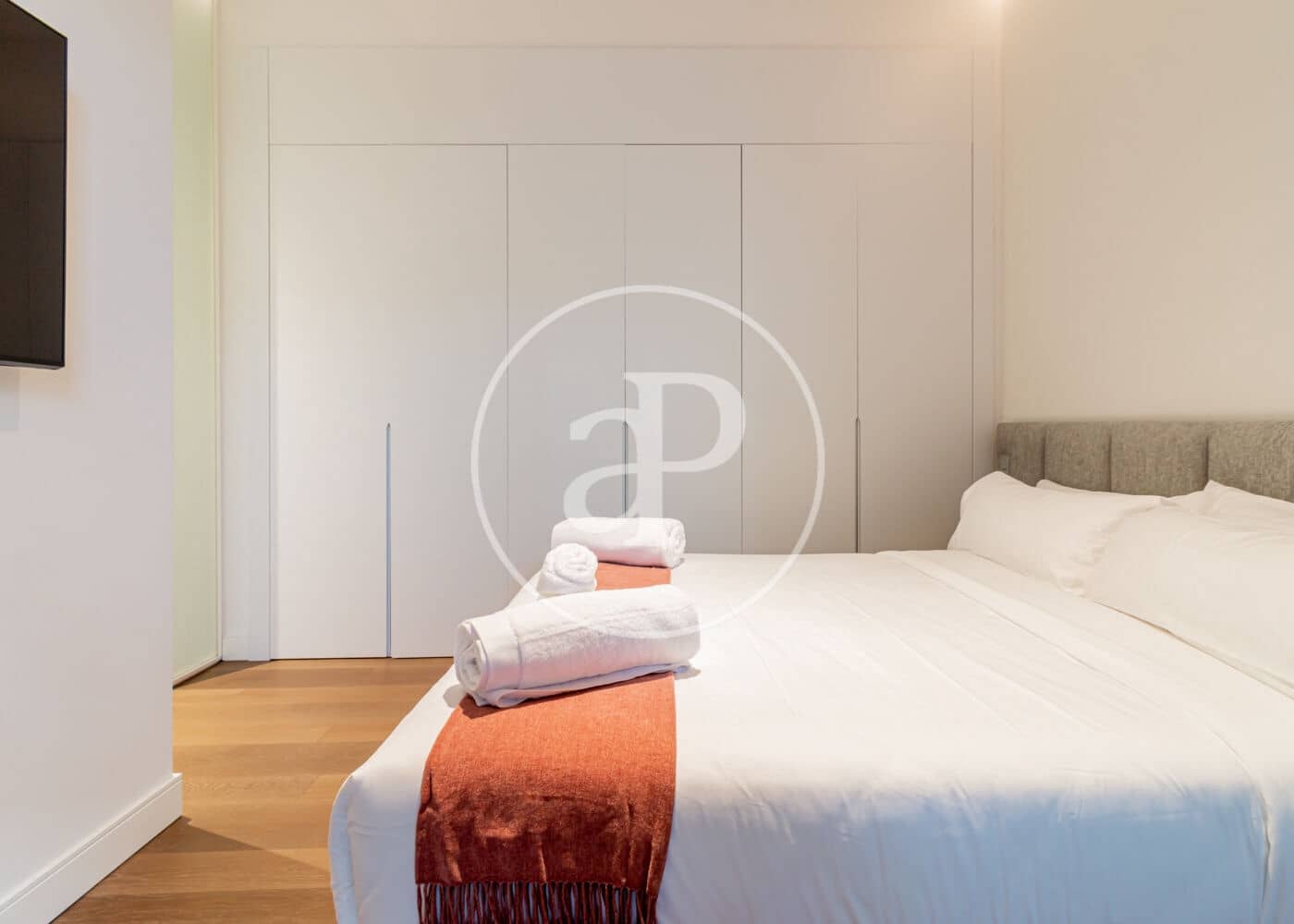 2 soveværelse Lejlighed til leje i Madrid by - € 7.200 (Ref: 9403406)