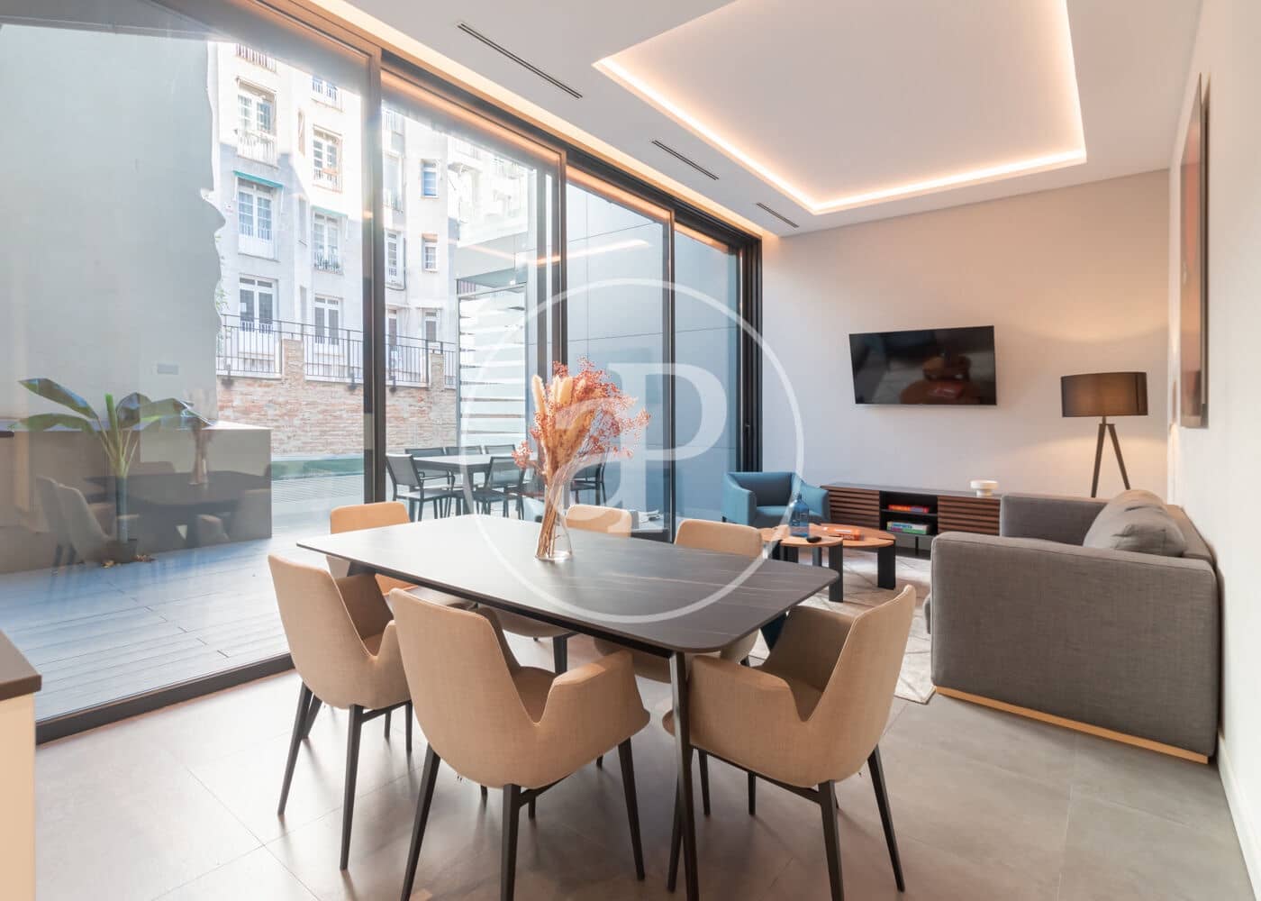 2 soveværelse Lejlighed til leje i Madrid by - € 7.200 (Ref: 9403406)