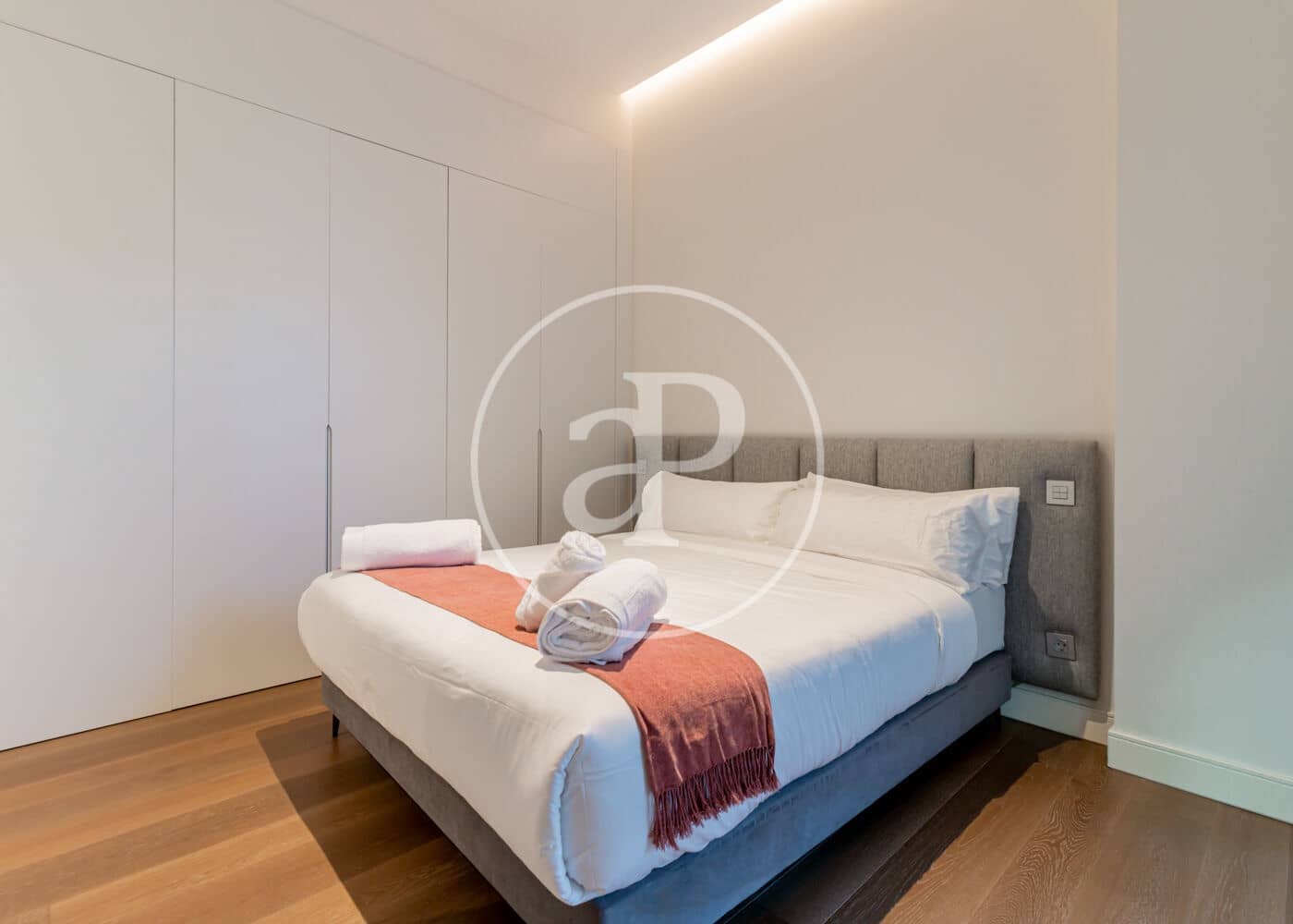 2 soveværelse Lejlighed til leje i Madrid by - € 7.200 (Ref: 9403406)