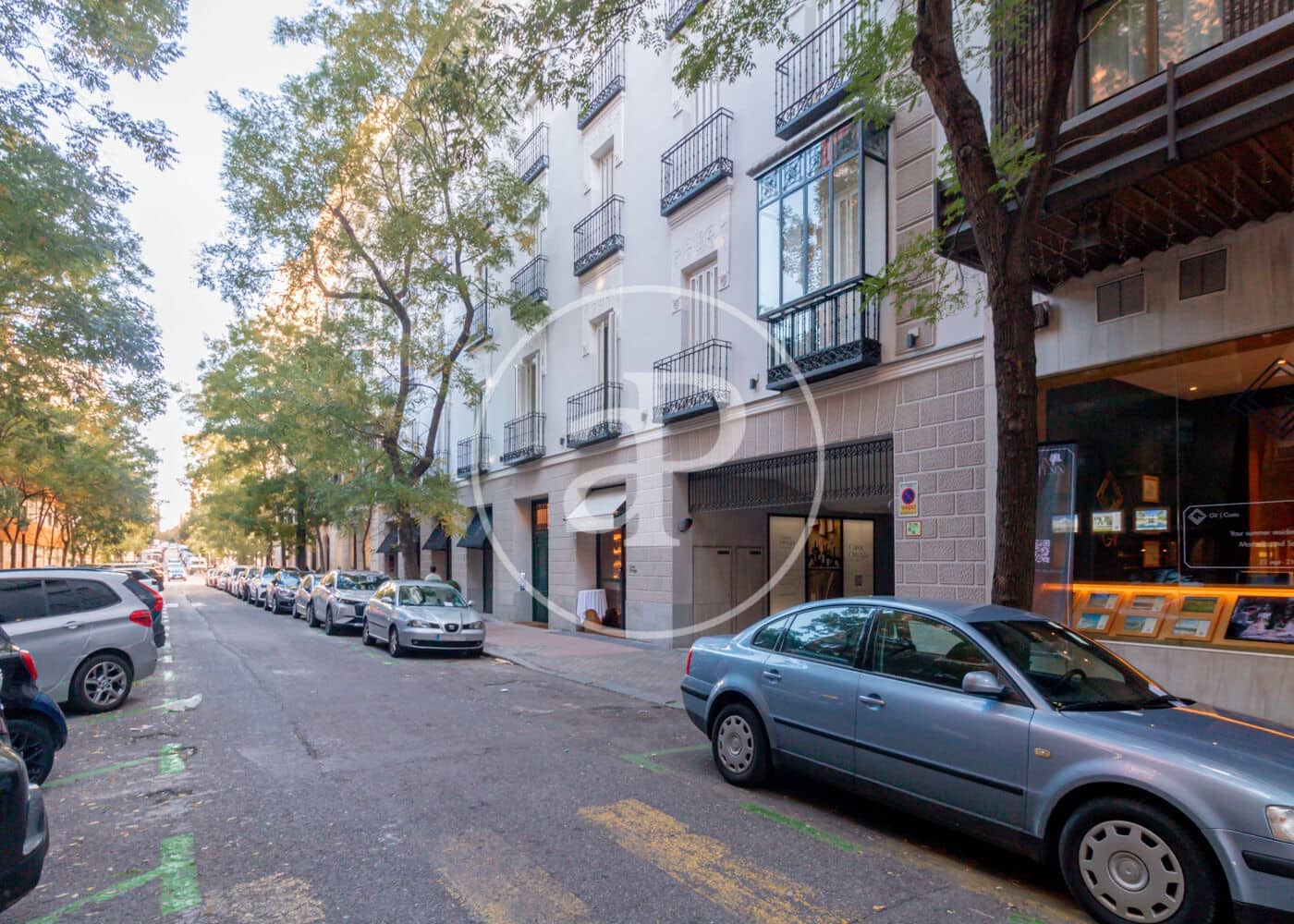 2 soveværelse Lejlighed til leje i Madrid by - € 7.200 (Ref: 9403406)