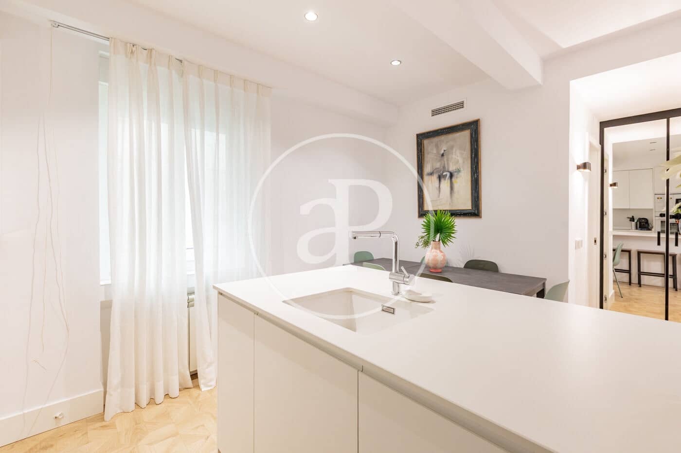2 soverom Leilighet til leie i Madrid by - € 3 200 (Ref: 9403407)